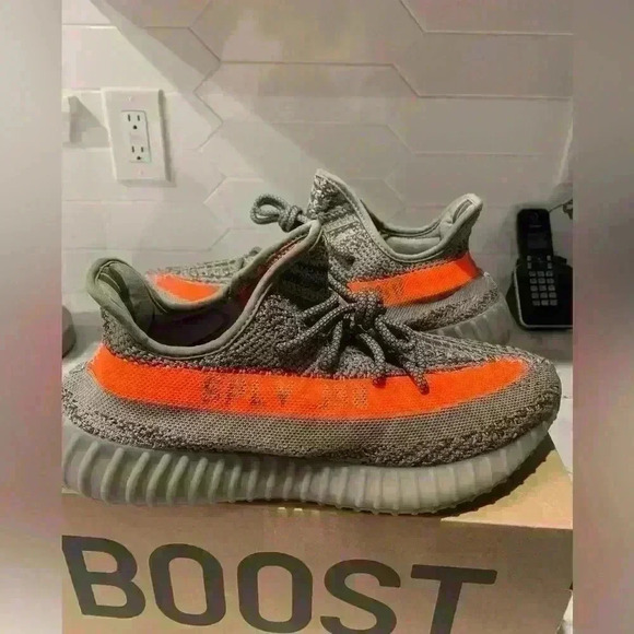 Yeezy Boost 350 V2 size 11 - Picture 1 of 10